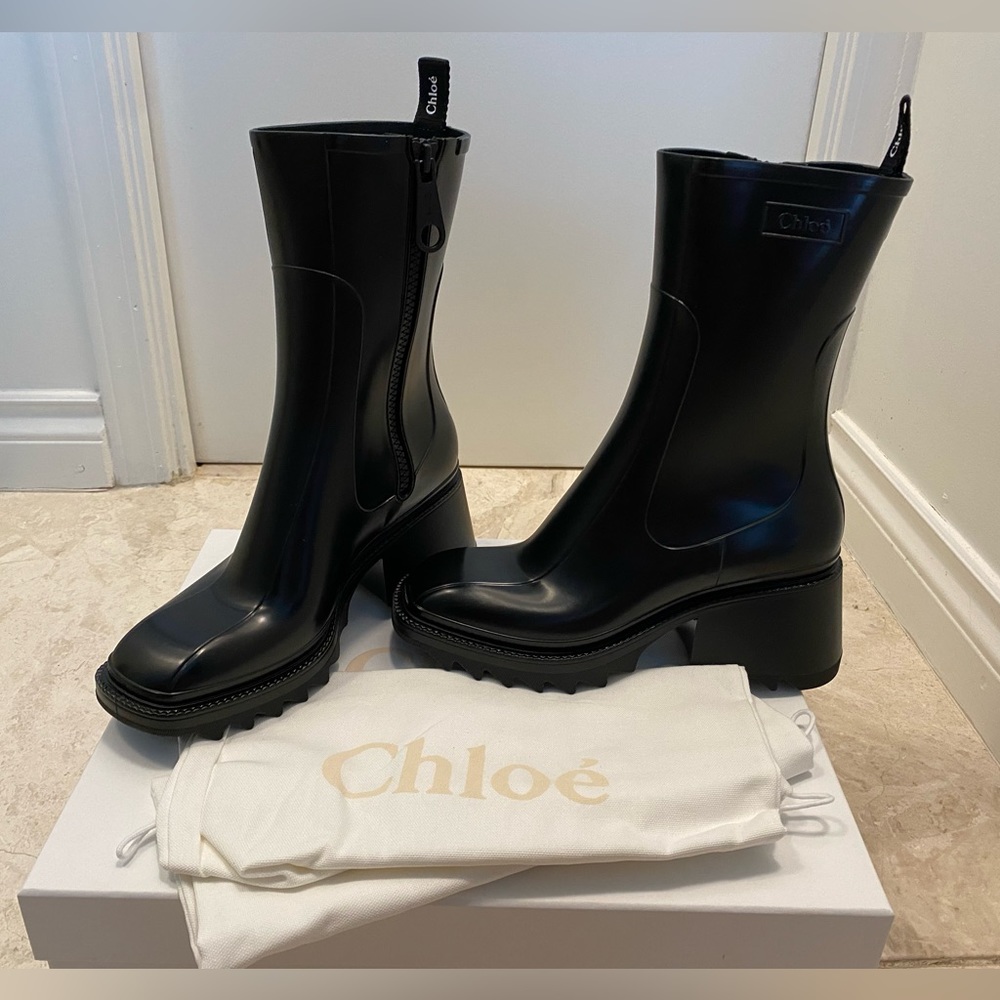 US Size 11 Chloe Rain Boots - Brand New, Never Worn - Picture 1 of 4